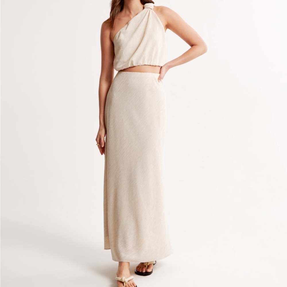 Abercrombie & Fitch cream crinkle textured column midi skirt Small NWT sold out